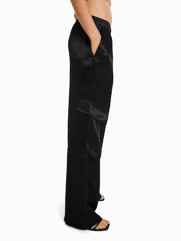 Bershka Wide Leg Hose in Schwarz