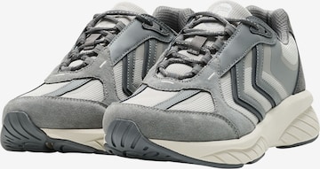 Hummel Sneakers in Grey