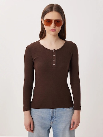 Camicia da donna di Happiness İstanbul in marrone: frontale