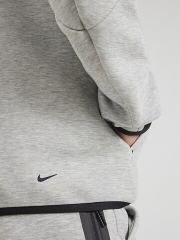 Nike Sportswear Sweatjacka 'Tech Fleece' i grå