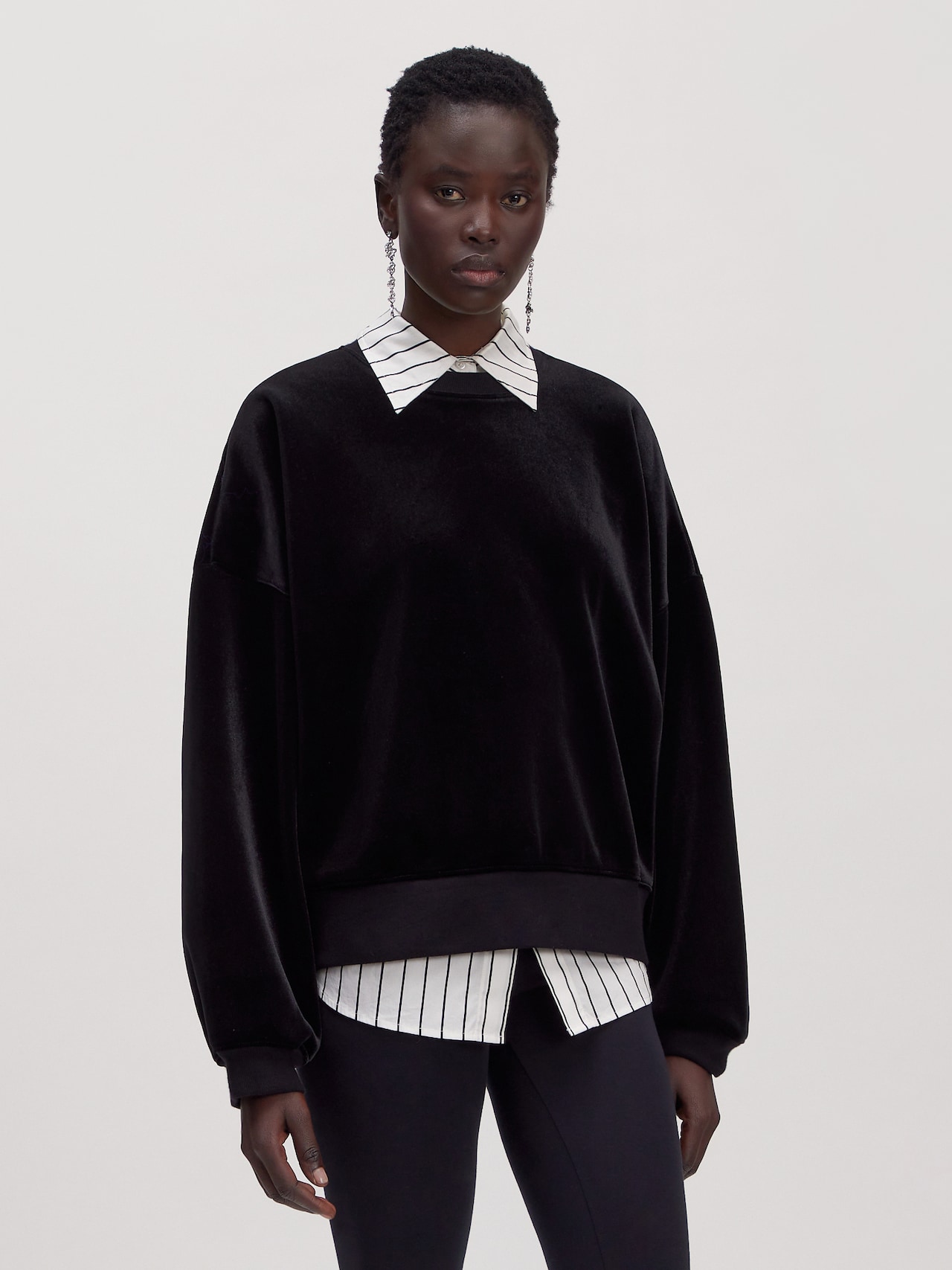 EDITED Producten Sweatshirt 'Emielia' Zwart