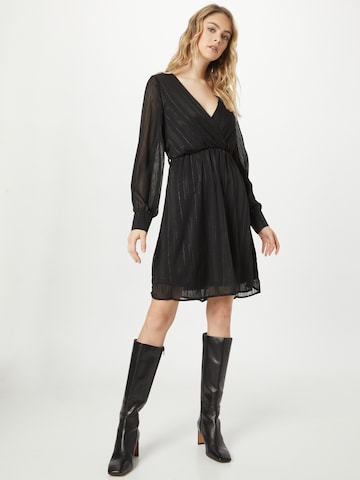 SISTERS POINT - Vestido 'GERDO' em preto: frente