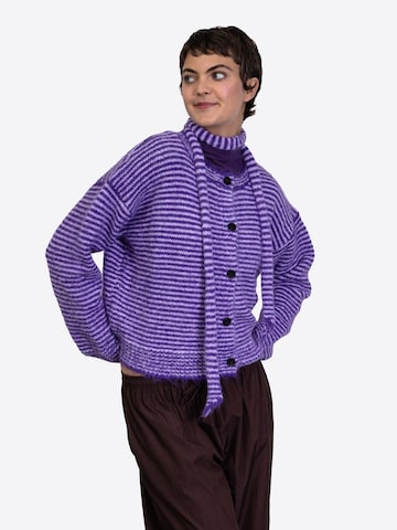 BROKE + SCHÖN Knit Cardigan in Purple: front