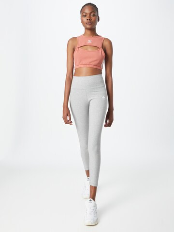 ADIDAS ORIGINALS Skinny Leggings 'Adicolor Essentials+ Ribbed ' i grå