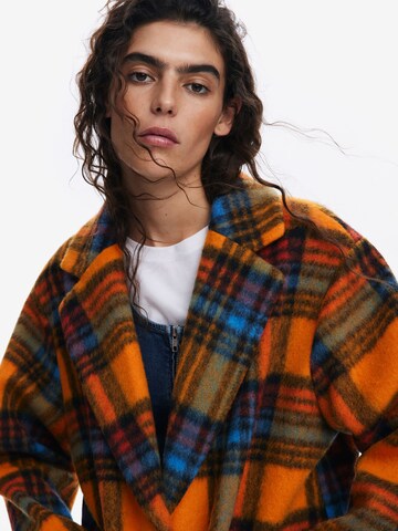 Desigual Tussenmantel in Oranje