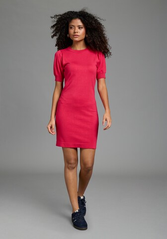 LAURA SCOTT Dress in Red: front