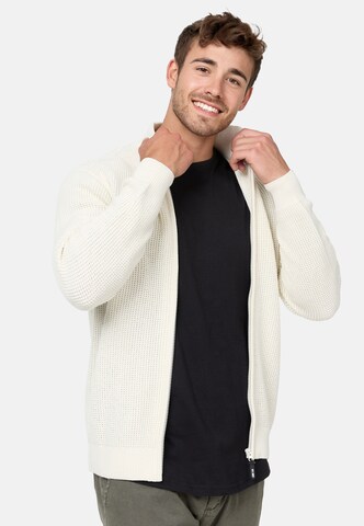 INDICODE JEANS Gebreid vest ' Layton ' in Wit: voorkant