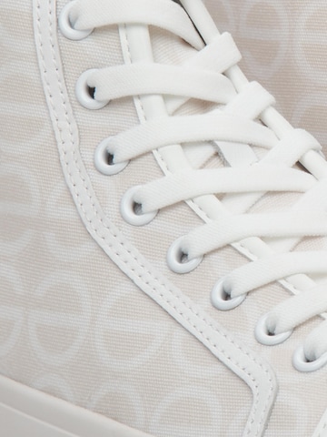 Sneaker alta '009-3' di Estro in beige