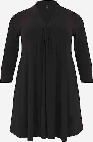 Yoek Tunic in Black: front