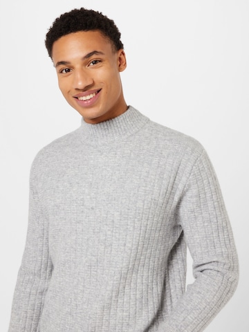 ABOUT YOU Pullover 'Vincent' in Grau