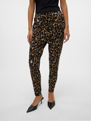 Loosefit Pantaloni con pieghe 'VMEVA' di VERO MODA in marrone