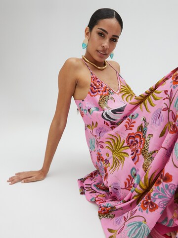 Lola Casademunt - Vestido en rosa
