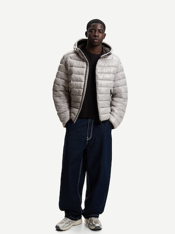 Bershka Зимно яке в сиво