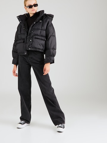 LEVI'S ® Übergangsjacke 'Baby Trapeze Puff' in Schwarz