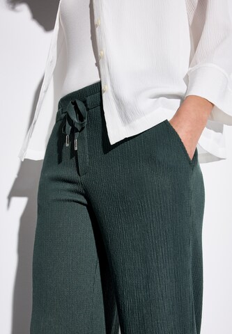 STREET ONE Loose fit Pants in Green