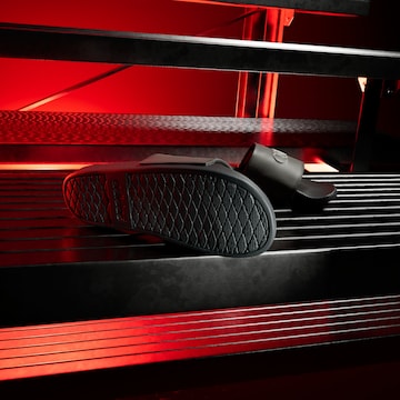 ADIDAS PERFORMANCE - Zapatos para playa y agua 'Audi F1 Team Adilette Comfort' en negro