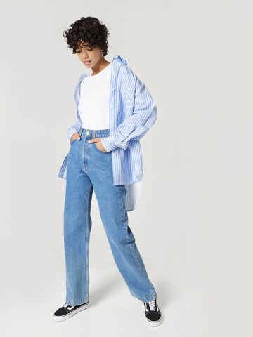 A LOT LESS Regular Jeans 'Jessie' in Blue