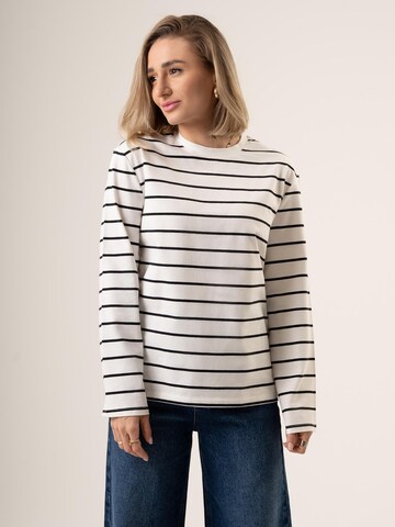 T-shirt Tatiana Zidekova en blanc : devant