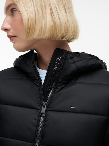 Tommy Jeans - Casaco meia-estação em preto