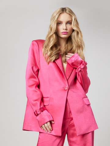 Hoermanseder x About You - Blazer 'Dalia' en rosa: frente