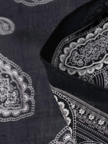 MayTree - Chal 'Bandana' en negro