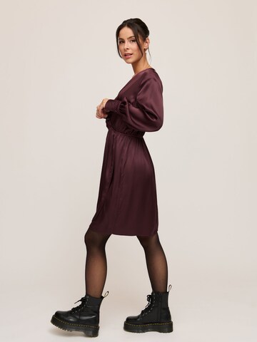 Robe 'Erika' A LOT LESS en marron