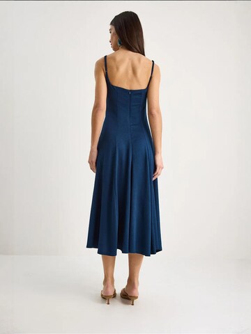 Robe Bianco Lucci en bleu