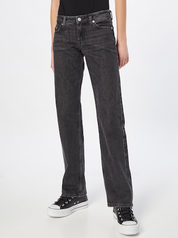 WEEKDAY Regular Jeans 'Arrow Low Straight' in Schwarz: predná strana