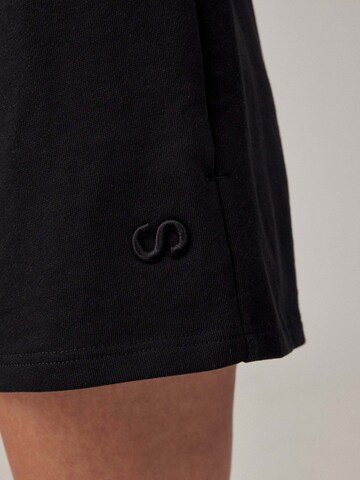 SNOCKS Loosefit Hose in Schwarz