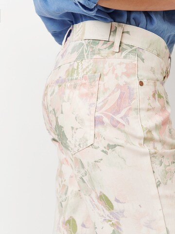 TONI Slimfit Jeans in Pink