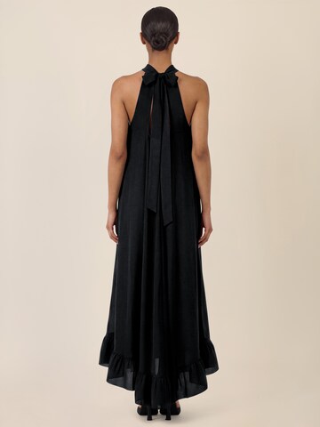 APART Kleid in Schwarz