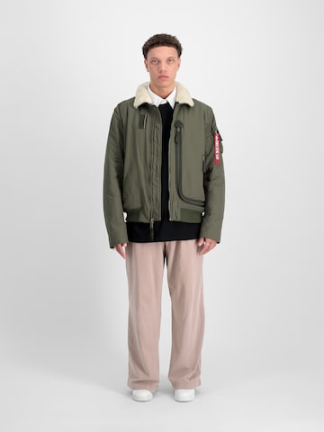 ALPHA INDUSTRIES Tussenjas in Groen: voorkant