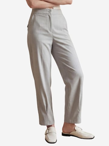 Effilé Pantalon à plis My fashion en gris : devant
