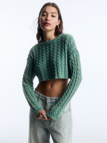 Pull&Bear Sweter w kolorze zielony: przód