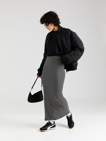 Aware Skirt 'VMLENA' in Black