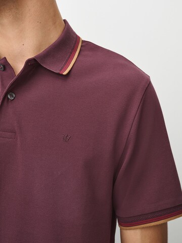 Tricou de la Next pe roșu
