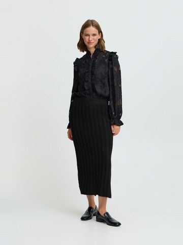 b.young - Falda en negro