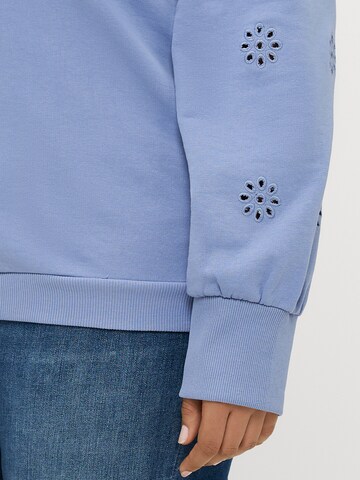 ONLY Carmakoma - Sudadera 'CARFemme' en azul