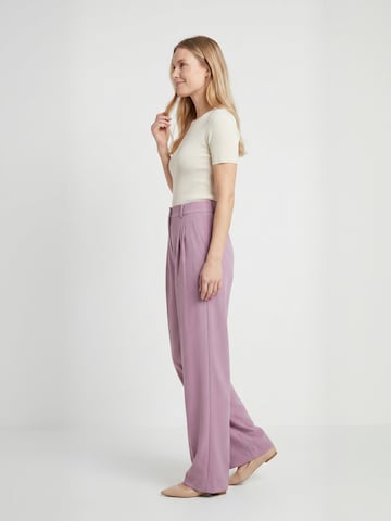 Regular Pantaloni ' Sally ' de la Opal Studio pe mov: lateral
