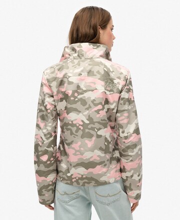 Veste mi-saison 'Mountain' Superdry en vert