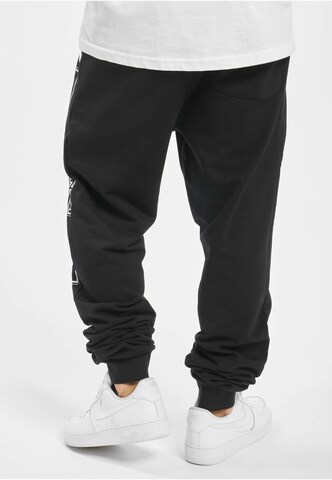 Effilé Pantalon de sport ' ' LONSDALE en noir