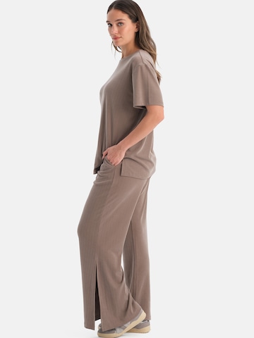 Wide leg Pantaloni di Dagi in marrone