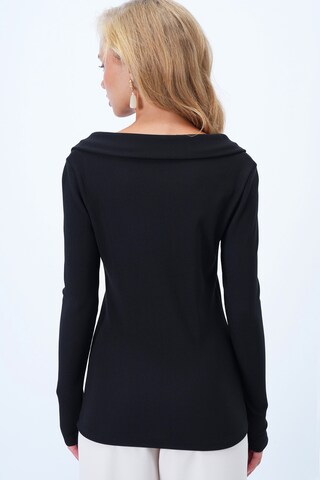 Tricou de la Trend Alaçatı Stili pe negru