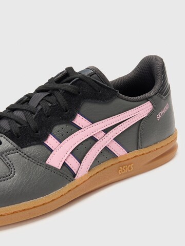 ASICS Låg sneaker 'SKYHAND' i grå