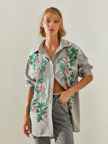 Camicia da donna di Bianco Lucci in grigio: frontale