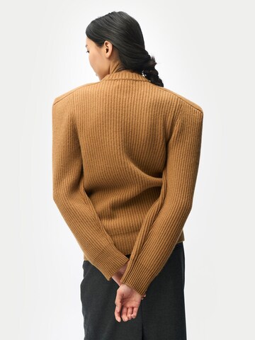 GOBI Cashmere - Jersey 'Sculpted-Shoulder Cashmere Sweater' en beige