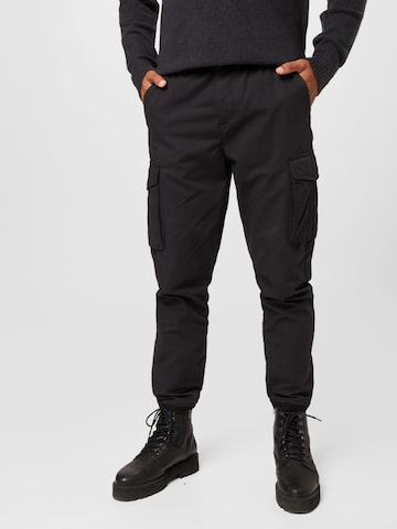 Redefined Rebel - Tapered Pantalón cargo 'Kaiden' en negro: frente