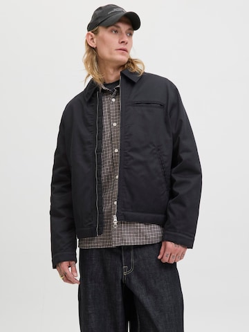 JACK & JONES Tussenjas 'JORNORREBRO' in Zwart: voorkant