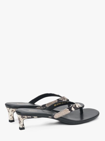 Estro - Sandalias con hebilla '203-24105-33' en negro