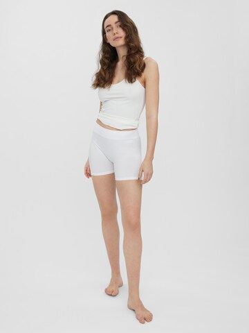 VERO MODA Skinny Shorts 'Jackie' in Weiß